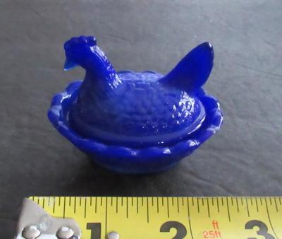 Small Blue Boyd Glass Hen Covered Salt
