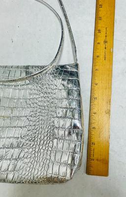 Silver Tone Leather Grain Pattern Purse with Shoulder Strap