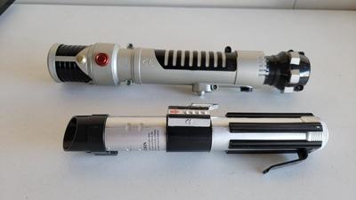 2 Star Wars Jedi Light Sabers
