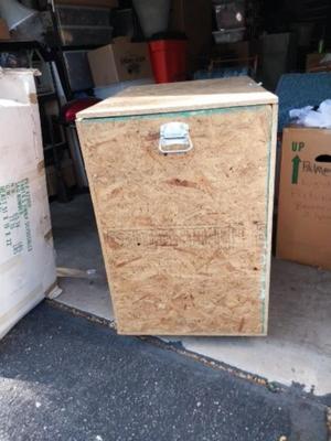 STORAGE CRATE ON CASTORS
