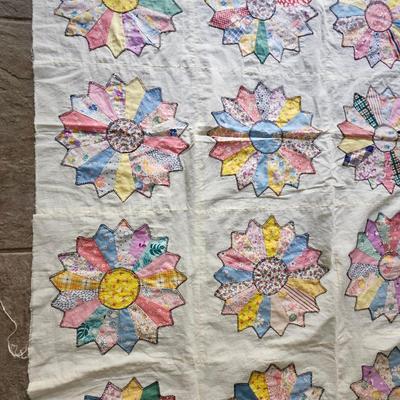 Dresden Plate Quilt Top