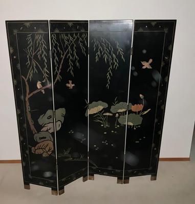 Vintage Chinese Black Lacquered beautifully carved room divider