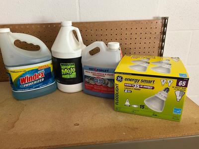 Lot 125. Outdoor Cleaning Products and Floodlghts
