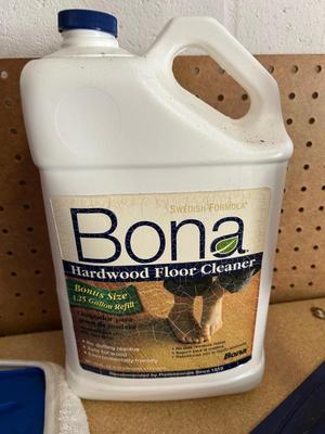 Lot 129. Bona Hardwood Floor Care