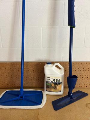 Lot 129. Bona Hardwood Floor Care