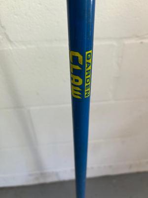 Lot 154. Garden Claw