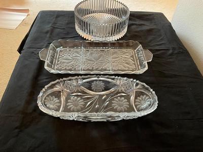 Beautiful heavy Glass serving Dishes/bowl