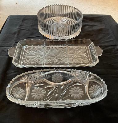 Beautiful heavy Glass serving Dishes/bowl
