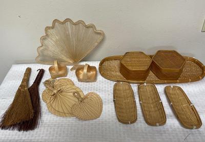 Rattan Lot - Fans, trays, boxes, basket