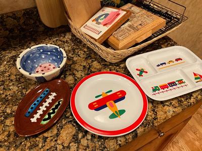 Kitchen, hot-pots, serving trays plus