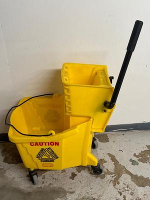 Mop bucket