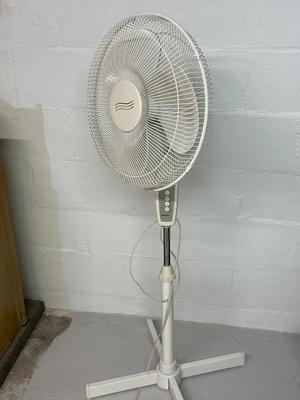 Standing fan