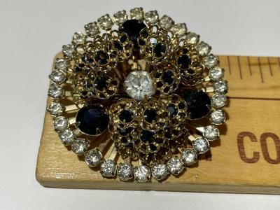 Vintage Mid-Century 1960's Juliana Gold-tone Rhinestone Pin/Brooch 2" Diameter in Good Condition.