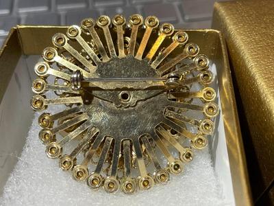Vintage Mid-Century 1960's Juliana Gold-tone Rhinestone Pin/Brooch 2" Diameter in Good Condition.
