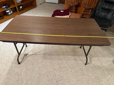 Folding table