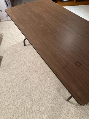 Folding table