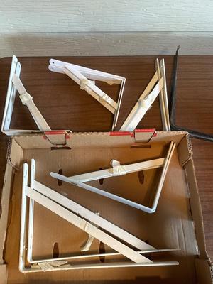 Shelving brackets