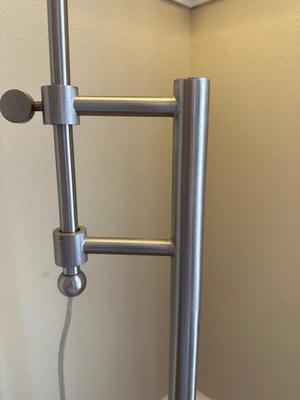 ADJUSTABLE Floor Lamp