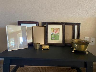 8x10 PHOTO FRAMES, VINTAGE BRASS TRINKET BOX & TO BRASS POTS