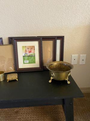 8x10 PHOTO FRAMES, VINTAGE BRASS TRINKET BOX & TO BRASS POTS