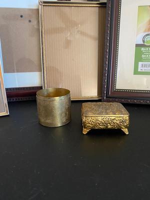 8x10 PHOTO FRAMES, VINTAGE BRASS TRINKET BOX & TO BRASS POTS