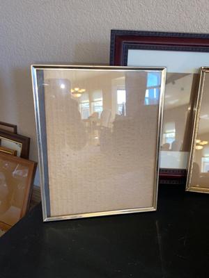 8x10 PHOTO FRAMES, VINTAGE BRASS TRINKET BOX & TO BRASS POTS