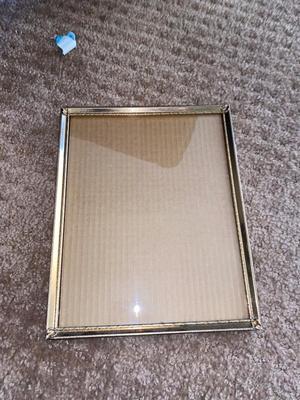8x10 PHOTO FRAMES, VINTAGE BRASS TRINKET BOX & TO BRASS POTS
