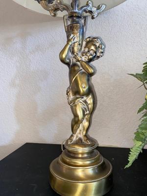 VINTAGE BRASS CHERUB LAMP AND FAUX FERN