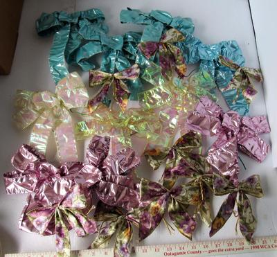 Large Lot of Wired Bows