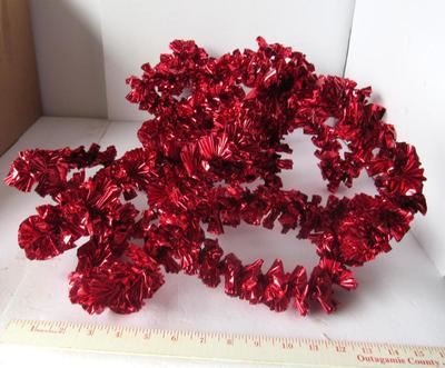 Thinner Wired Red Garland