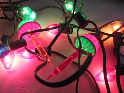 String of Christmas Lights, Working
