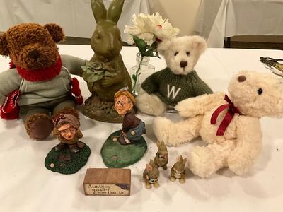 Golf figurines, bunny, stuffed animals