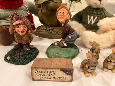 Golf figurines, bunny, stuffed animals
