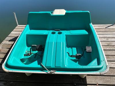 Paddle boat w/cover