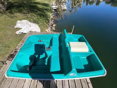 Paddle boat w/cover