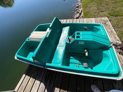 Paddle boat w/cover