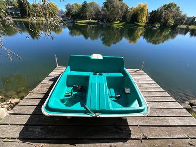 Paddle boat w/cover