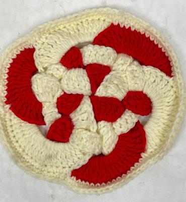 Lot E - Red & White Knit Pot Holder
