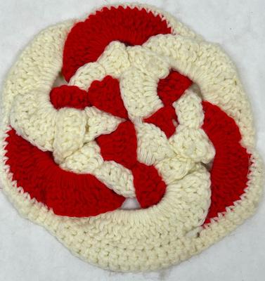 Lot E - Red & White Knit Pot Holder