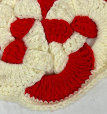 Lot E - Red & White Knit Pot Holder