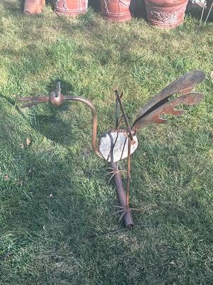Roadrunner lawn ornament