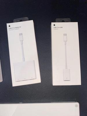 Lot 15 WIRELESS APPLE KEYBOARD & MOUSE, HEAVY DUTY DELL COMPUTER BAG AND USB-C ADAPTERS