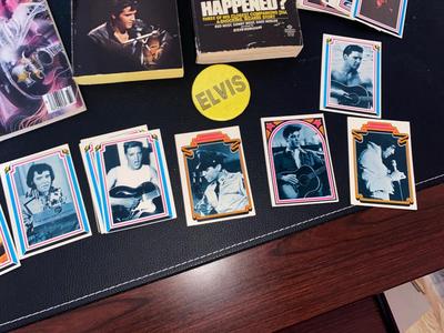 ELVIS PRESLEY TRADING CARDS, POCKET KNIFE, TV GUIDE, NOVELS AND MORE