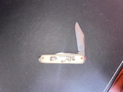 ELVIS PRESLEY TRADING CARDS, POCKET KNIFE, TV GUIDE, NOVELS AND MORE