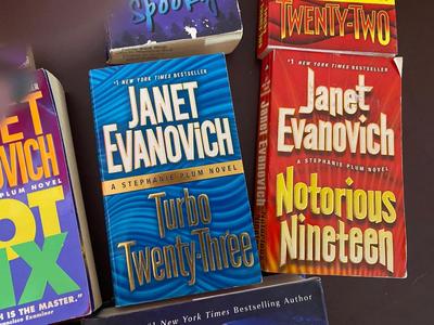 JANET EVANOVICH AND NORA ROBERTS NOVELS