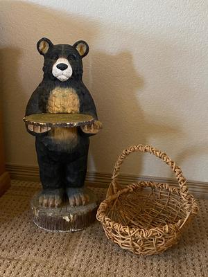 PORCELAIN WAITER BEAR AND BASKET