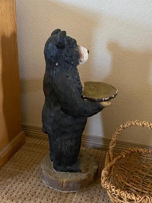PORCELAIN WAITER BEAR AND BASKET