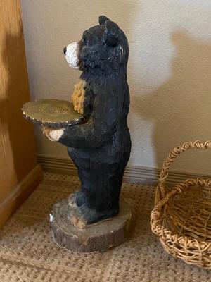 PORCELAIN WAITER BEAR AND BASKET