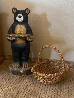 PORCELAIN WAITER BEAR AND BASKET