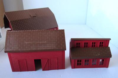 Nice Older Hard Plastic Ertl Farm Set
